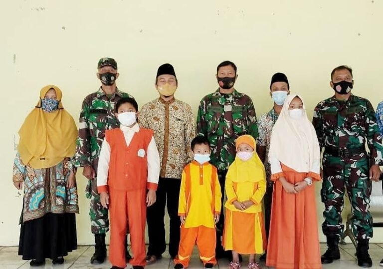 Harlah ke-76 TNI, YPI Insan Mulia Kaliwungu Sambangi Koramil Susukan