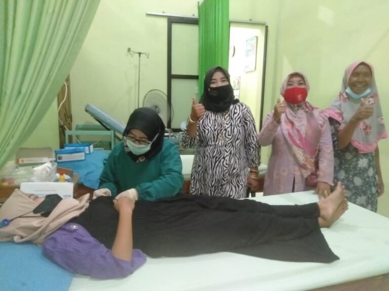 28 Akseptor Sukses Terlayani dalam Baksos Pelayanan KB MKJP HUT TNI ke-76 di Sayung