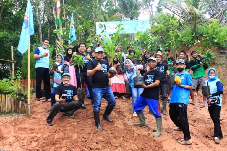 Bersama Santri, Gelora Jateng Luncurkan Program Tanam 10 Juta Pohon