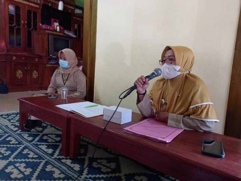 Orientasi Tenaga Lini Lapangan di Desa Selowire