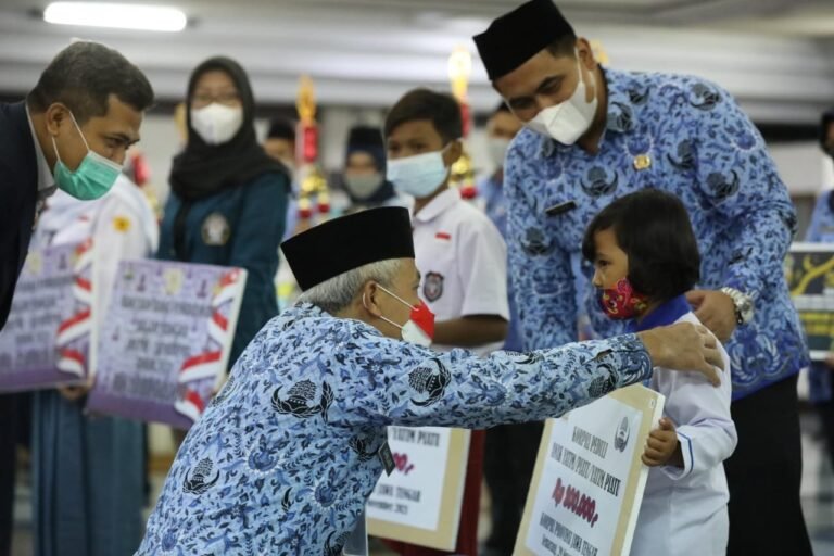 Bocah PAUD Penerima Bantuan Korpri Jateng Menyanyi untuk Ganjar