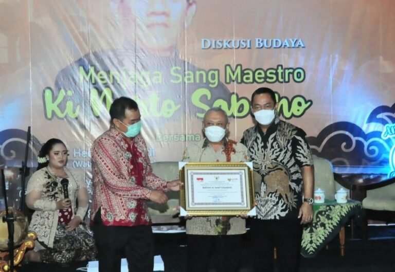 Ki Nartosabdo, Mendapat Gelar Pahlawan Budaya Indonesia.