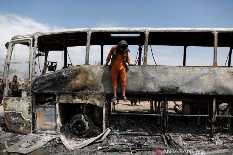 Bandit di Nigeria Bakar Bus, 30 Penumpang Hangus Terbakar