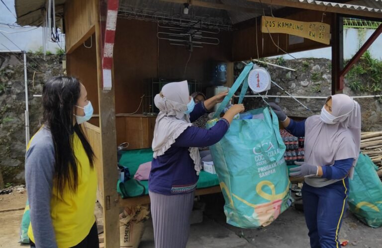 Coca-Cola Europasific Patners Indonesia Komitmen Kurangi Sampah Plastik