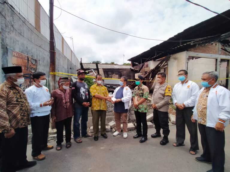Fraksi PKS  Bantu Warga Korban Kebakaran