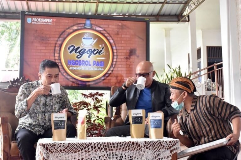 Prokompim Luncurkan Ngobrol Pagi, Wali Kota Ajak Masyarakat Vaksin Booster
