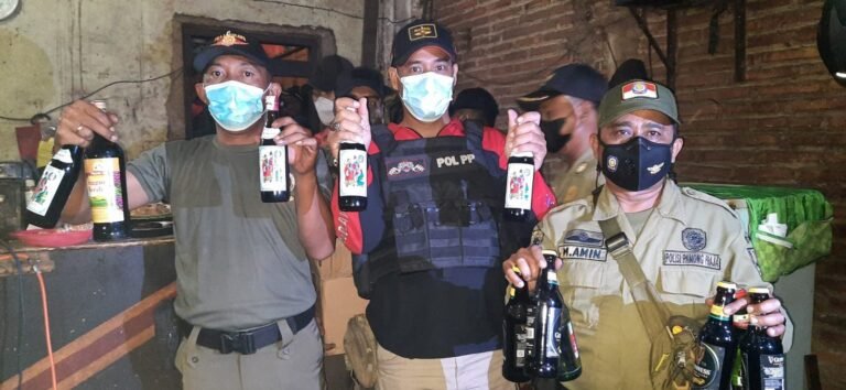 Satpol PP Amankan 36 Botol Miras