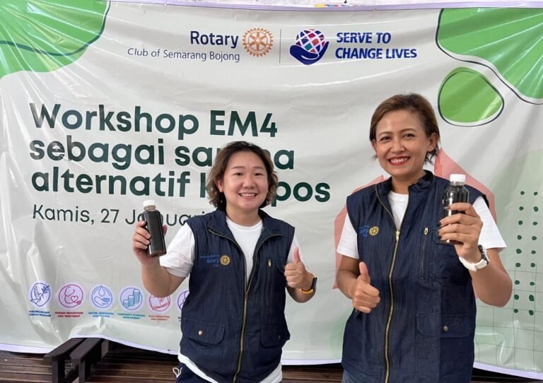 Service Project Rotary Club of Semarang Bojong di Tambak Lorok