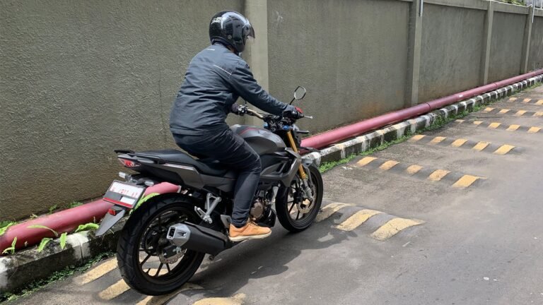 Teknik #Cari_Aman Seimbang Saat Melalui Jalan Tidak Rata