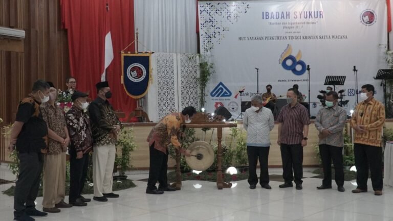 YPTK Satya Wacana, Berkontribusi untuk Masyarakat dan Gereja