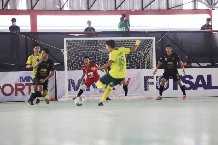 Cosmo JNE FC Sapu Bersih PFL 2021 Pekan ke-8 di Semarang