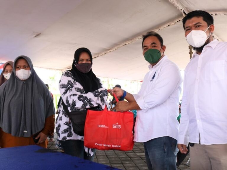 SIG Sediakan 2.500 Paket Sembako Murah