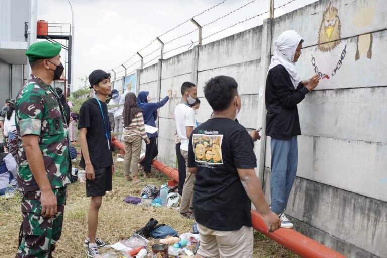 Pahamkan Pancasila dengan Lukis Mural