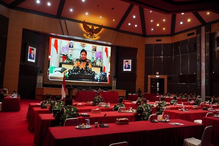 Menko Airlangga: TNI sebagai Komponen Bangsa Dibutuhkan untuk Mendukung Kebijakan Pemerintah saat Pandemi secara Lebih Luas