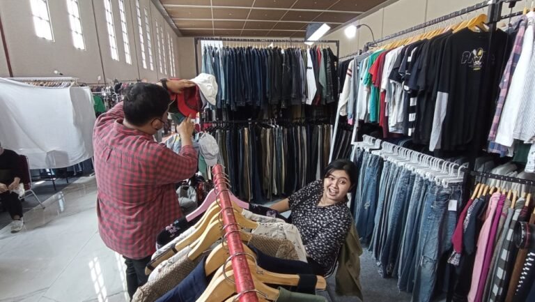 Yuk ke De Tjolomadoe, Jajal Shoping Fashion Second Hand dan Nikmati Sensasi Transaksi Digital DOKU