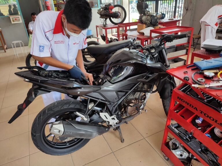 AHM Donasikan Ratusan Motor untuk Dunia Vokasi