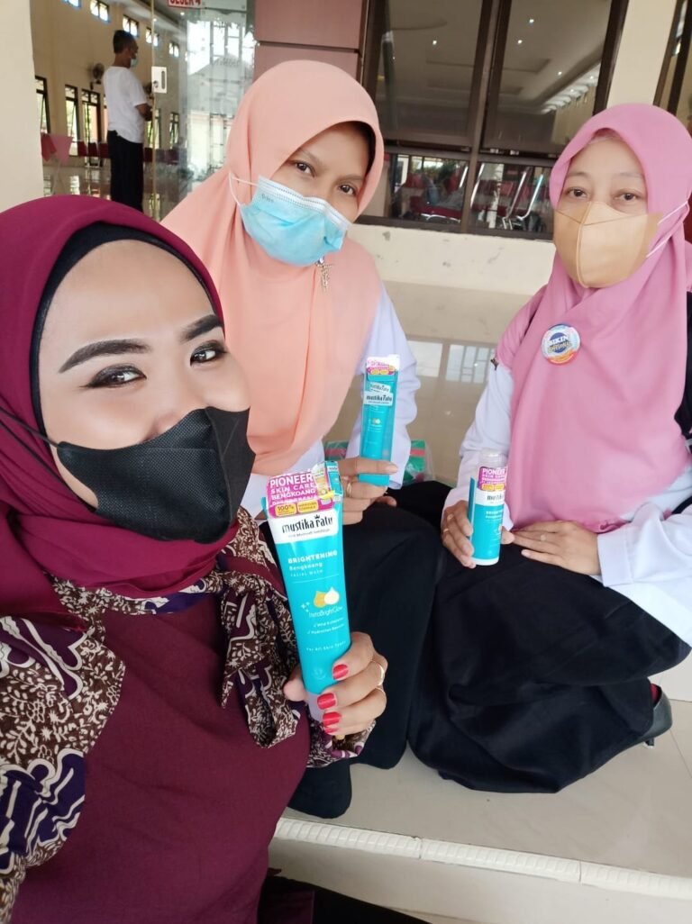 Luncurkan Produk Insta Bright Glow