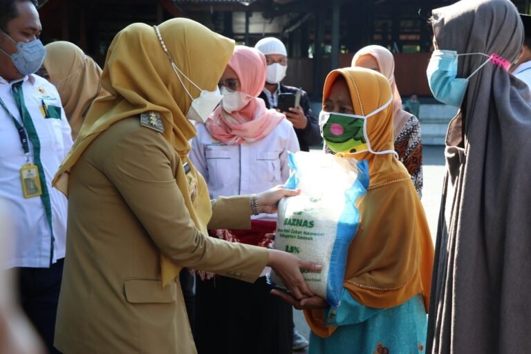 7.857 ASN Pemkab Demak Kumpulkan Zakat Fitrah Senilai Rp 274.995.000,-