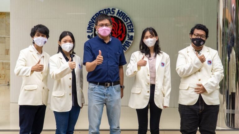 Lima  Mahasiswa UKSW Lolos IISMA di Eropa dan Korea