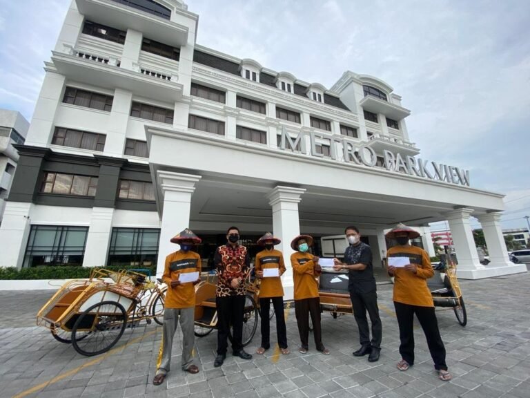 Becak Wisata, Siap Antar Tamu Kelliling Kota Lama