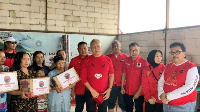 Bergerak Bersama Sambangi Warga Terdampak Banjir Rob