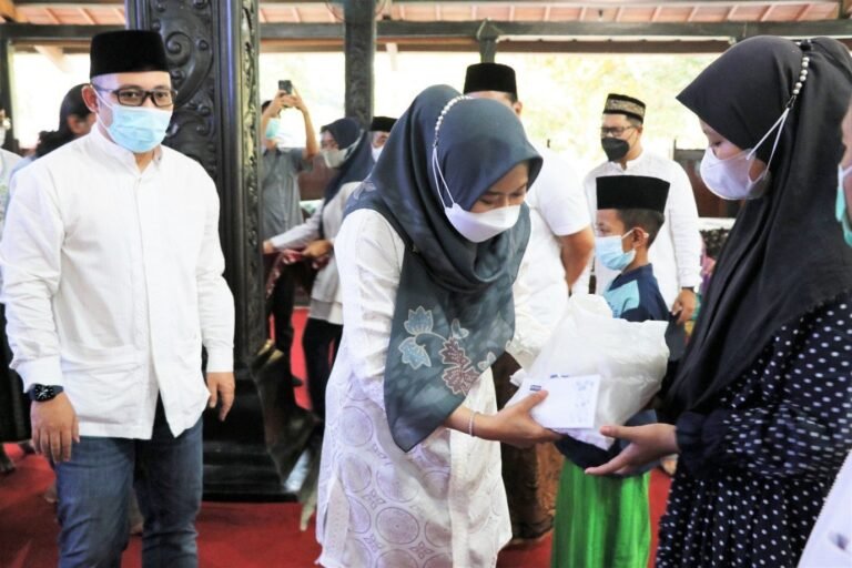 10.000 Anak Yatim di Demak Mendapat Santunan dari PR Sukun