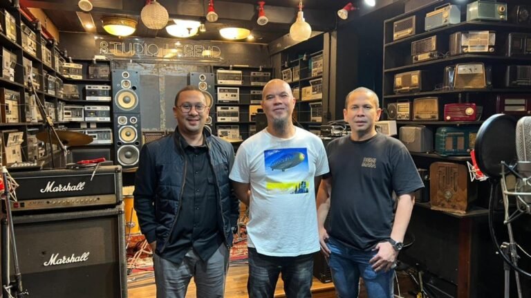 Redline Kreasindo Menjadi Promotor 30 Tahun Dewa Berkarya