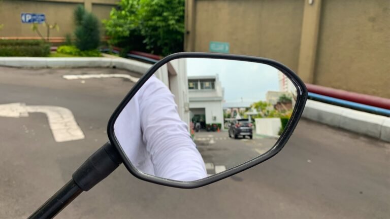 Spion itu Mengganggu atau Membantu? Simak Penjelasannya!