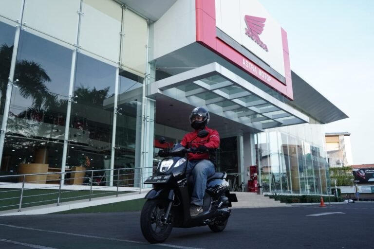 Kopdar Asik Komunitas Genio di Piston Cafe Astra Motor Center  Semarang