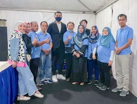 Tulus Obati Kerindungan Penggemar di Semarang