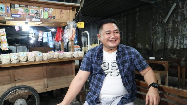 Mas Budi, Gagal Nyaleg, Kini Punya 23 Cabang Bebek Goreng