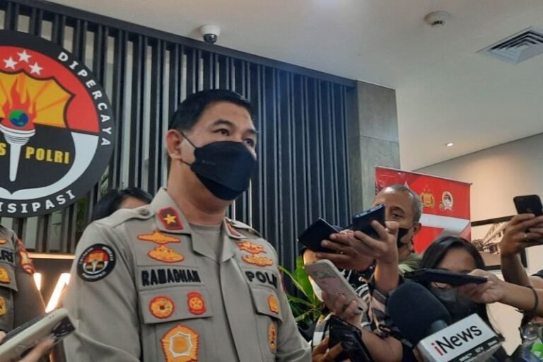 Polisi Tembak Polisi Dipicu Todongan Pistol ke Kepala Istri Kadiv Propam
