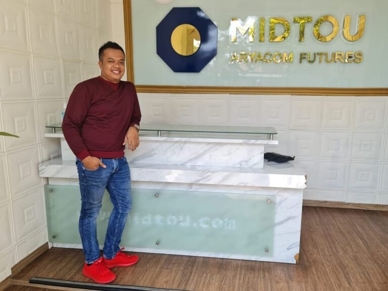 Dal Hari, Sukses Bisnis Treding dengan Cara Goblok