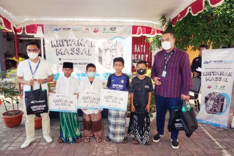 Peduli Kesehatan, WOM Finance Gelar Khitanan Massal