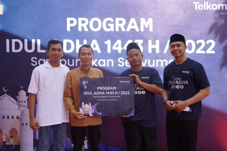 Telkomsel Salurkan Hewan Kurban ke 48.000 Penerima Manfaat