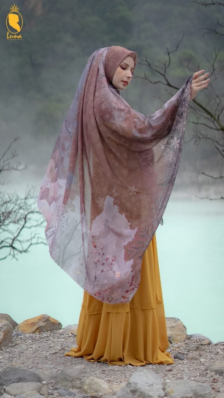 Luna Hijab Rilis Scarf The Wonderland
