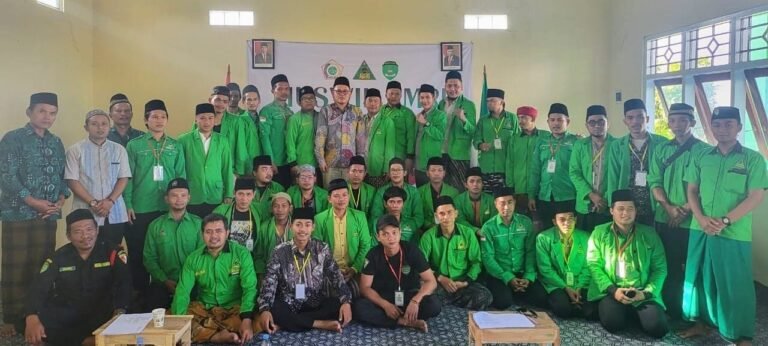 Kholik Idris Pimpim Angkatan  Muda Rifaiyah Jateng