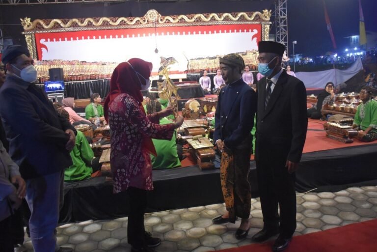 Bupati Resmikan Gedung Balai Desa Dan Sedekah Bumi (Apitan) Desa Kedungwaru Lor Karanganyar Demak