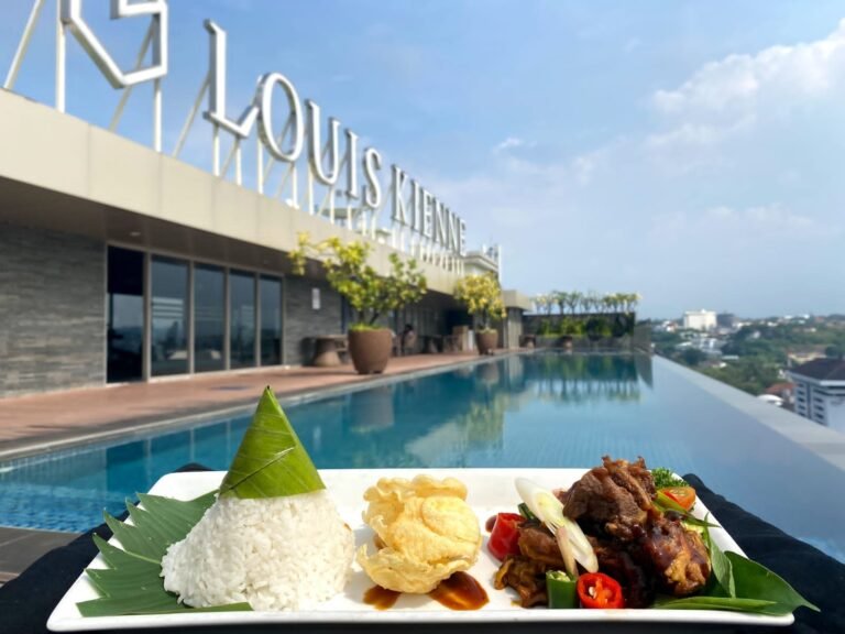 Iga Gongso Spesial Louis Kienne Simpang Lima