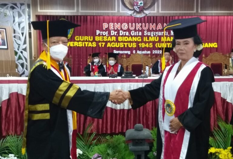 Gita Sugiyarti Dikukuhkan Sebagai Guru Besar Untag