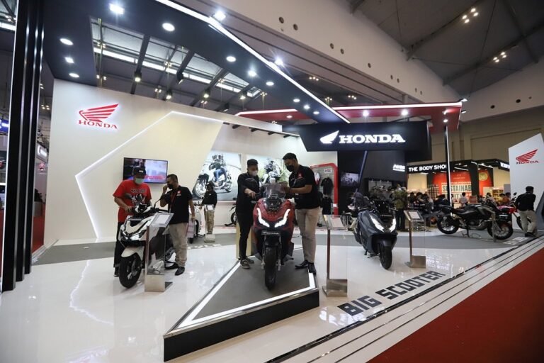 Honda ST125 Dax dan New Honda ADV160 Hadir di GIIAS 2022