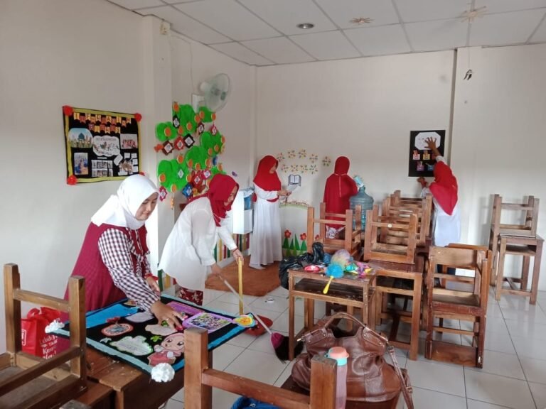 Karya Unik dan Meriah Hiasi Kelas, Peserta Antusias Ikuti Aransi SDIT Bunayya