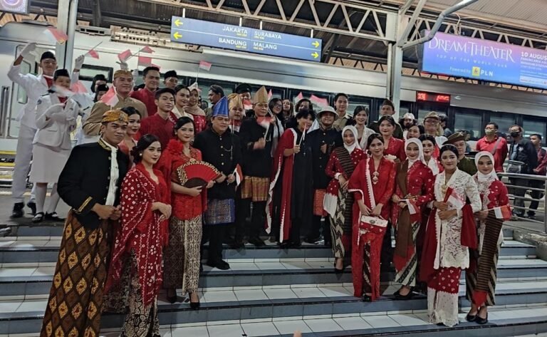 KAI Gandeng Anne Avantie Gelar Peragaan Busana