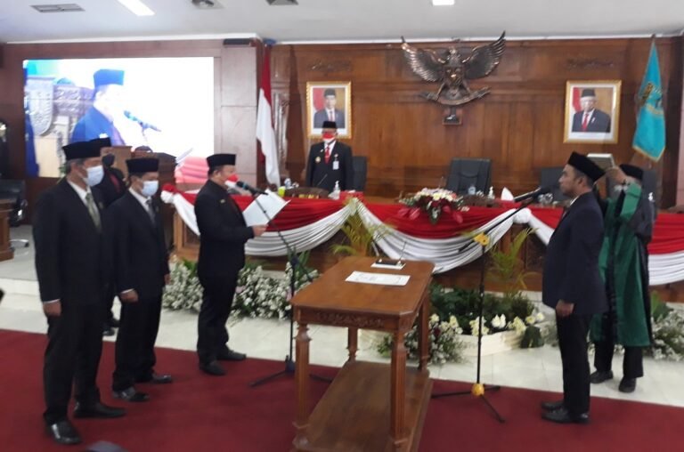 Heru Dilantik Jadi Anggota PAW DPRD Salatiga
