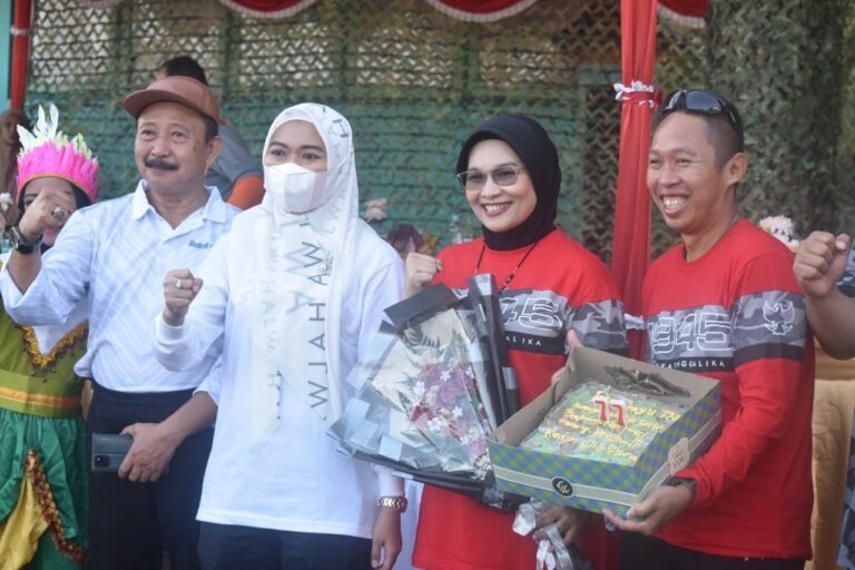 Demak Fashion Week Hingga Panggung Music Meriahkan Car Free Day di Simpang Enam Demak