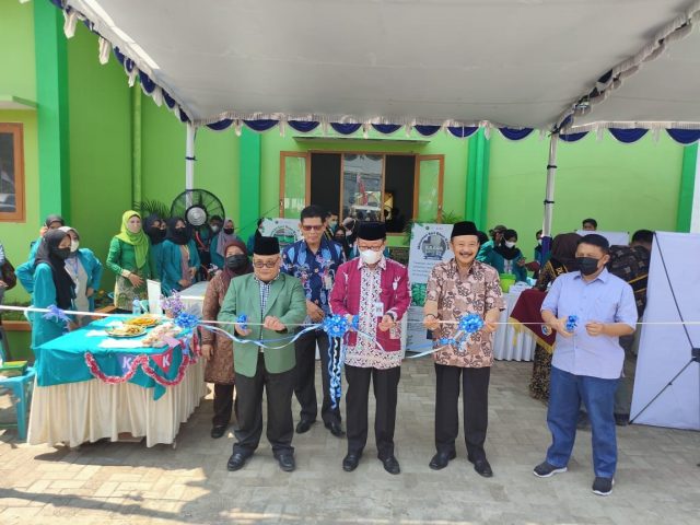 Pencanangan Mahasiswa Peduli Stunting (Penting) Dan Launching Dapur ...