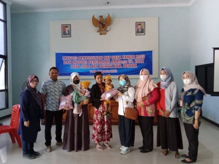 Penyerahan Bantuan Makanan Tambahan Bagi Anak Stunting