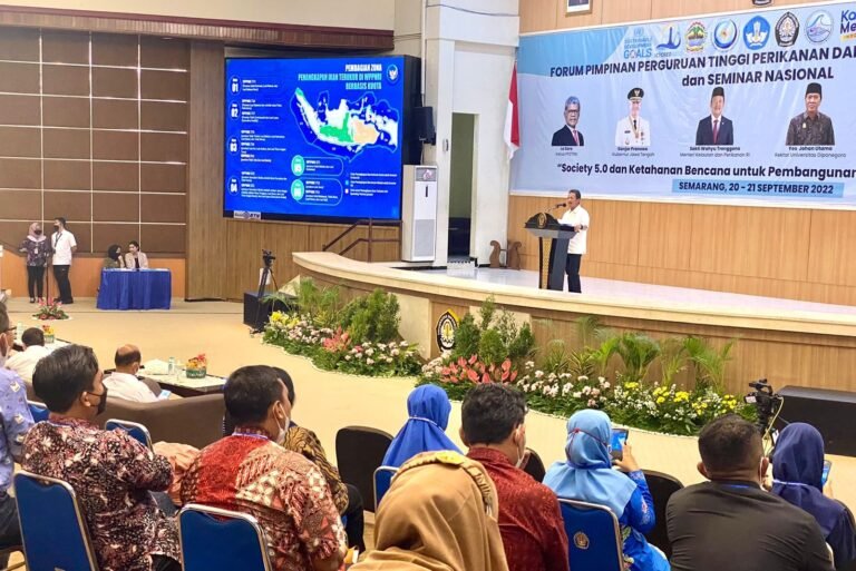 Menteri Kelautan dan Perikanan Sosialisasikan Lima Program Ekonomi Biru