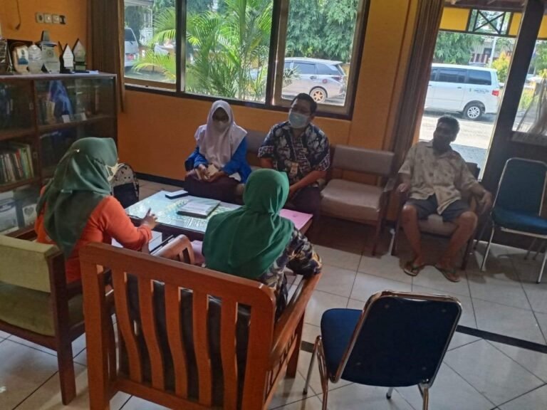 Pelayanan Rujukan Penerima Manfaat Lansia ke Rumpelsos Pucang Gading