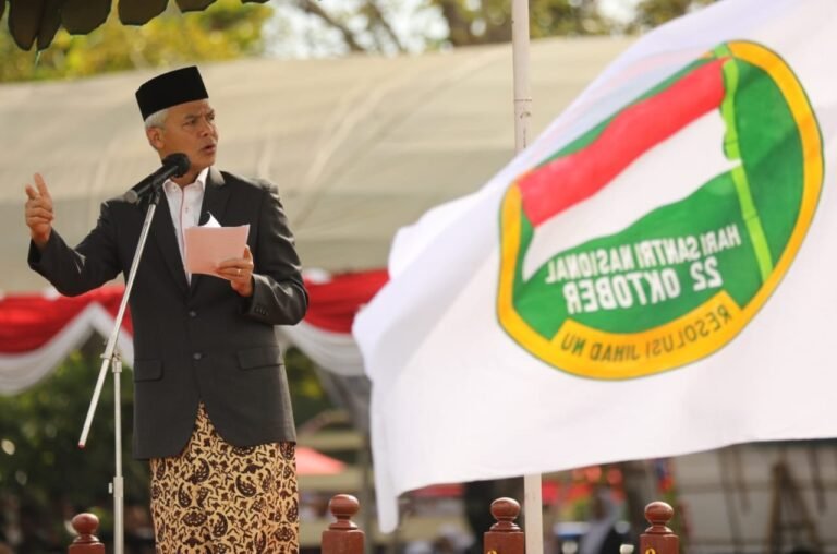 Jadi Inspektur Upacara Hari Santri, Ini Tiga Hal Ditekankan Ganjar